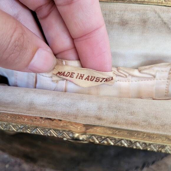 Antique Embroidered Petit Point Needlepoint purse Made in Austria - Picture 4 of 6